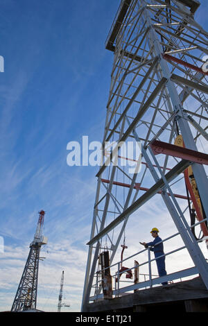 Oil Rig lavoratore sulla piattaforma di trivellazione. Foto Stock