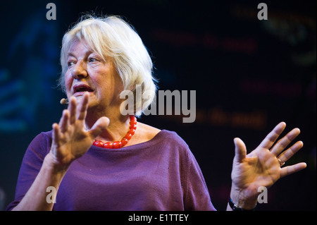 Lynn Barber giornalista celebrity intervistatore parlando la sua vita e la sua opera a Hay Festival 2014 ©Jeff Morgan Foto Stock