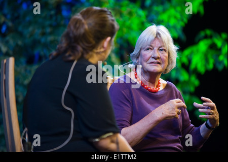 Lynn Barber giornalista celebrity intervistatore parlando la sua vita e la sua opera a Hay Festival 2014 ©Jeff Morgan Foto Stock