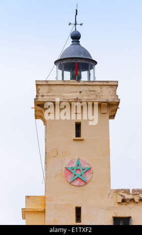 Giallo torre faro di Cap Malabata, Tangeri, Marocco Foto Stock