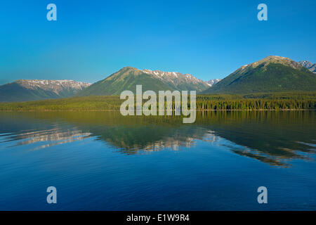 Coast Mountains e Eddontenajon Lago, Vicino Iskut lungo l Autostrada Stewart-Cassiar, British Columbia, Canada Foto Stock