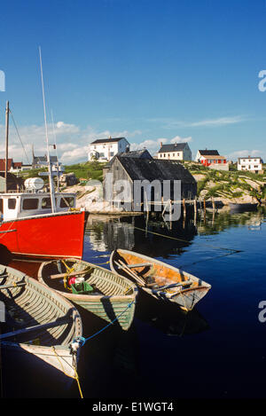 Barche in legno, Peggy's Cove, Nova Scotia, Canada Foto Stock