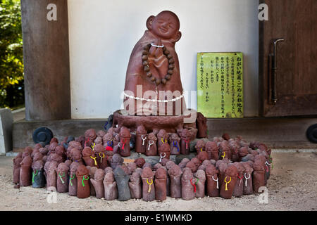 Rappresentata in molte diverse forme tra cui diversi sessi Jizo è uno il più venerato bodhisattvas in Giappone. Mt. Mizen Foto Stock