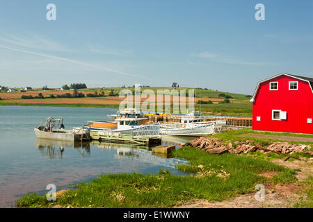 Barche da pesca legato fino al fiume francese wharf, Prince Edward Island, Canada Foto Stock