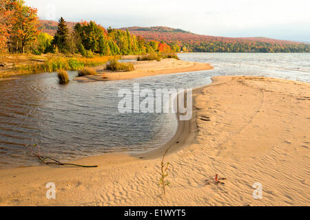 Tempesta su lago Superior, Algoma District, Ontario, Canada Foto Stock