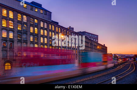 A. C. Raffineria di zucchero e di movimento del treno, Vancouver, British Columbia, Canada Foto Stock