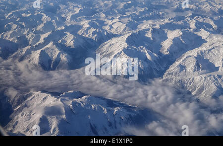British Columbia coast mountains visto in una foto aerea lungo il percorso tra Whitehorse, Yukon e Vancouver, BC. Foto Stock