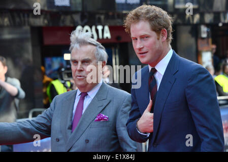 Londra, Regno Unito. Il 10 giugno 2014. Il principe Harry assiste Zulu premiere per celebrare il cinquantesimo anniversario del suo rilascio all'Odeon Leicester Square. Foto di vedere Li/Alamy Live News Foto Stock