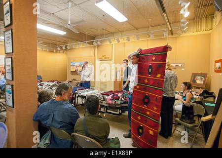 Navajo Rug Auction Foto Stock