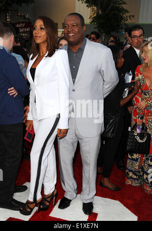 Los Angeles, California, USA. Decimo Giugno, 2014. Holly Robinson Peete, Rodney Peete frequentando il Los Angeles Premiere di ''22 Jump Street'" tenutasi presso il Regency Village Theatre di Westwood, la California il 10 giugno 2014. 2014 Credit: D. lunga/Globe foto/ZUMAPRESS.com/Alamy Live News Foto Stock