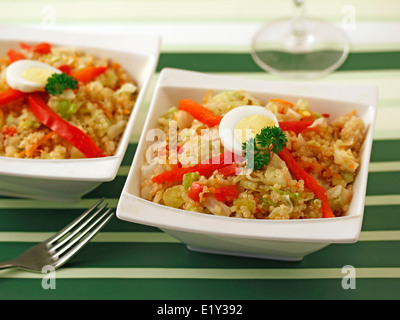La quinoa insalata. Ricetta disponibile. Foto Stock