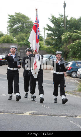 La parata annuale Freedom of Helston, dove il personale sotto il comando del capitano Mark Garrat sfilò a Helston Foto Stock