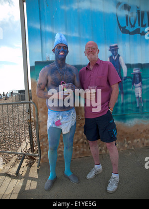 Lo sposo per essere, con il suo papà su un cervo fare in Brighton Foto Stock