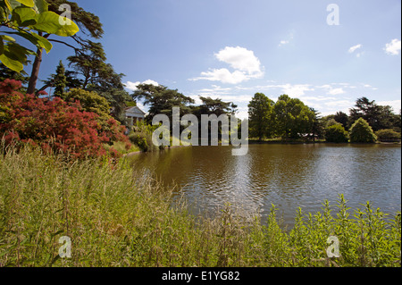 Allo stagno rotondo in Gunnersbury Park, West London Foto Stock