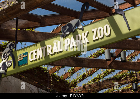 Central Park Zoo segno, NYC, STATI UNITI D'AMERICA Foto Stock