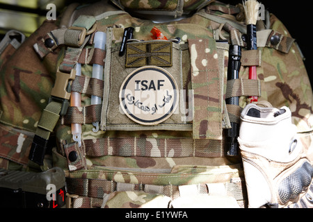 Esercito britannico Isaf Afghanistan giubbotti antiproiettile e uniforme Foto Stock