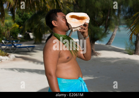 Aitutaki. Isole Cook. Polinesia. Oceano Pacifico del sud. Aitutaki. Isole Cook. Polinesia. Oceano Pacifico del sud. Un attore vestito Foto Stock