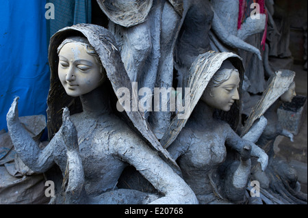 India Bengala Occidentale, Calcutta, Calcutta, Kumartuli district, argilla idoli della divinità Indù e dee statua, Durga Puja festival Foto Stock