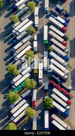 Vista aerea, camion su Schwerte-Süd area riposo sulla autostrada A1, parcheggio camion, Schwerte, distretto della Ruhr Foto Stock