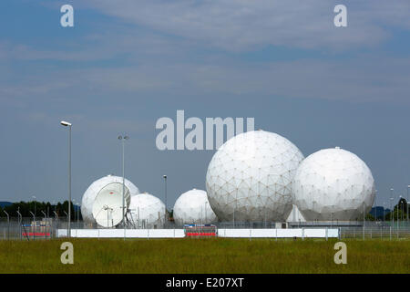 Radome della ex sorveglianza Echelon stazione stazione di campo 81, Bad Aibling, Chiemgau, Alta Baviera, Baviera, Germania Foto Stock