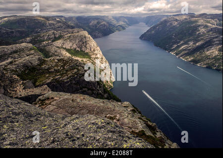 Prekestolen, pulpito Rock al Lysefjord, Rogaland provincia, Vestland o Western Norvegia Norvegia Foto Stock