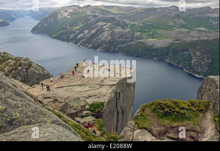 Prekestolen, pulpito Rock al Lysefjord, Rogaland provincia, Vestland o Western Norvegia Norvegia Foto Stock