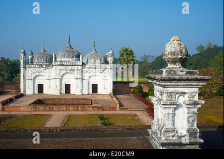 India Bengala Occidentale, Murshidabad, ex capitale del Bengala, la moschea e il giardino Khushbagh (felicità giardino) Foto Stock