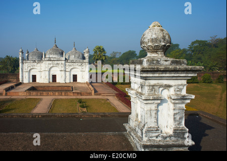 India Bengala Occidentale, Murshidabad, ex capitale del Bengala, la moschea e il giardino Khushbagh (felicità giardino) Foto Stock