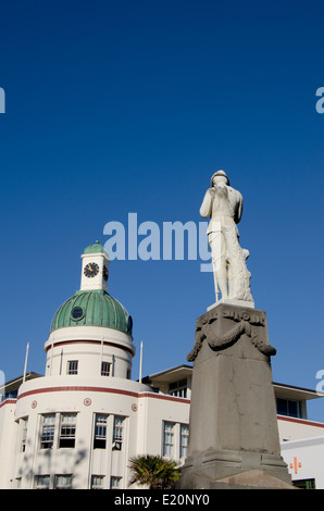 Nuova Zelanda, Isola del nord, Napier. Nel centro storico della città conosciuta come la Art Deco Capitale del mondo. Classico edificio Art Deco, la cupola Foto Stock