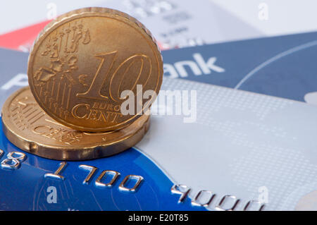 Centesimi di euro sulle carte di credito. Foto Stock