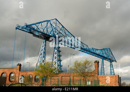 Più a lungo rimanendo transporter bridge nel mondo. Aperto nel 1911, questo ponte è ancora in funzione. Foto Stock