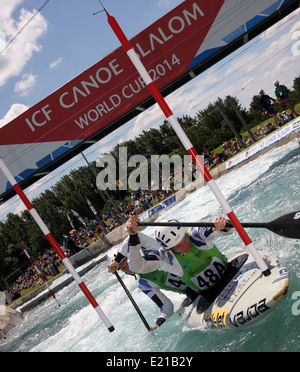 ICF canoa slalom della Coppa del Mondo 2014 1 - 8 giugno 2014. Finals Lee Valley White Water Centre di Londra, Regno Unito Foto Stock