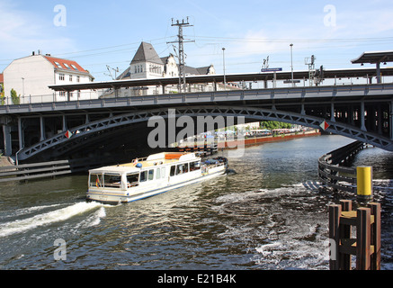 Berlino, la stazione Friedrichstrasse. Foto Stock