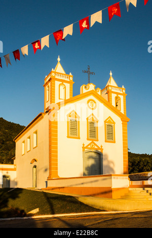 Nossa Senhora da Lapa chiesa, inaugurata nel 1806, Ribeirao da Ilha distretto. Florianopolis, Santa Catarina, Brasile. Foto Stock