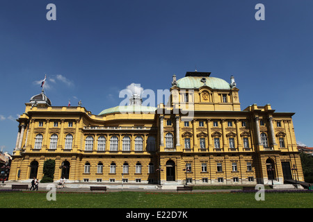 Il croato Teatro Nazionale, noto anche come il HNK Zagreb, Zagreb, Croazia. Foto Stock