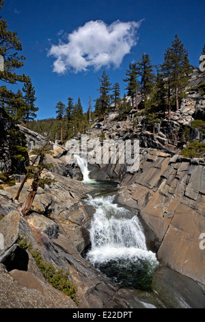 CA02204-00...CALIFORNIA - Il fiume Merced sopra Yosemite superiore rientrano nel Parco Nazionale di Yosemite. Foto Stock