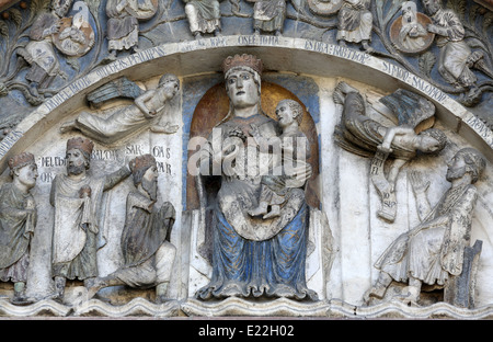 Vergine Maria con il Bambino Gesù. Battistero. Parma. Emilia Romagna. L'Italia. Foto Stock