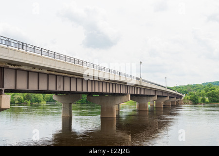 L'Agosto Derlith ponte sopra il fiume Wisconsin, Sauk City, Wisconsin Foto Stock