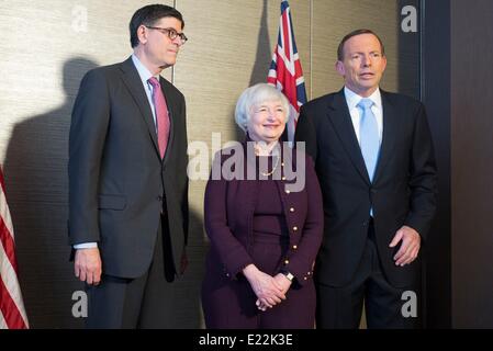 Noi Segretario del Tesoro Jack Lew, sinistra, Federal Reserve sedia Janet Yellen e il Primo Ministro australiano Tony Abbott prima della loro riunione di giugno 13, 2014 a Washington, DC. Foto Stock