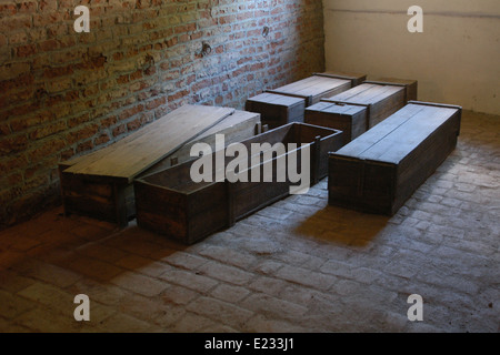 Bare utilizzato per funerali ebraica nel ghetto di Terezin esposti nel Ghetto Memorial Museum di Terezin Repubblica Ceca. Foto Stock