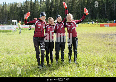 Kuopio, Finlandia. 14 giugno 2014. Il team vincitore della Coppa OK Århus alla finitura del Signore "Venla" il relè a Sabato 14 Giugno 2014. Kuopio, Finlandia Credito: Markku Heikkilä/Alamy Live News Foto Stock