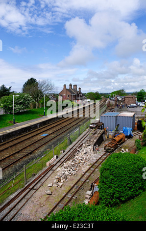 Ravenglass Stazione ferroviaria & Linea ferroviaria, Cumbria costa ferroviaria linea, Ravenglass, Lake District, Cumbria, England, Regno Unito Foto Stock