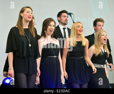 Aberystwyth, Wales, Regno Unito. 14 Giugno, 2014. Eseguire Sgarmes a MidMad, l'annuale festival di mezza estate a Aberystwyth Arts Center, Aberystwyth - 14-giugno-2014 - Photo credit: John Gilbey/Alamy Live News Foto Stock