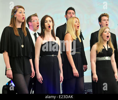 Aberystwyth, Wales, Regno Unito. 14 Giugno, 2014. Eseguire Sgarmes a MidMad, l'annuale festival di mezza estate a Aberystwyth Arts Center, Aberystwyth - 14-giugno-2014 - Photo credit: John Gilbey/Alamy Live News Foto Stock