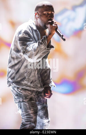 Manchester, Tennessee, Stati Uniti d'America. Xiii Giugno, 2014. Il rapper Kanye West si esibisce dal vivo al 2014 Bonnaroo Music e Arts Festival di Manchester, Tennessee © Daniel DeSlover/ZUMAPRESS.com/Alamy Live News Foto Stock