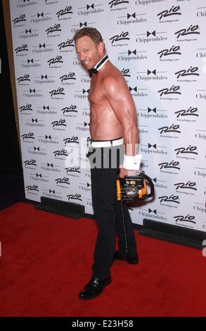 Las Vegas, NV, Stati Uniti d'America. 14 Giugno, 2014. Ian Ziering presso gli arrivi per Ian Ziering ritorna alla Chippendales, VOODOO Nightclub sul tetto, Las Vegas, NV il 14 giugno 2014. Credito: MORA/Everett raccolta/Alamy Live News Foto Stock
