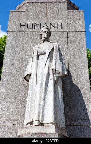 Il memorial dedicato a Edith Cavell, un infermiere britanniche durante la Grande Guerra, situato nel centro di Londra. Foto Stock