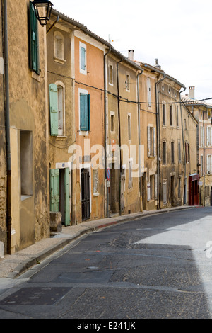 Strada tipica vista in Bonnieux, Provenza, Francia Foto Stock