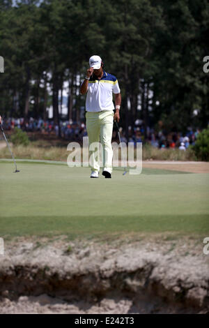 Pinehurst, North Carolina, Stati Uniti d'America. 14 Giugno, 2014. Hideki Matsuyama (JPN) Golf : Hideki Matsuyama del Giappone su una verde durante il terzo round della 114U.S. Campionato Open a Pinehurst Resort Country Club n2 corso di Pinehurst, North Carolina, Stati Uniti . © Koji Aoki AFLO/sport/Alamy Live News Foto Stock