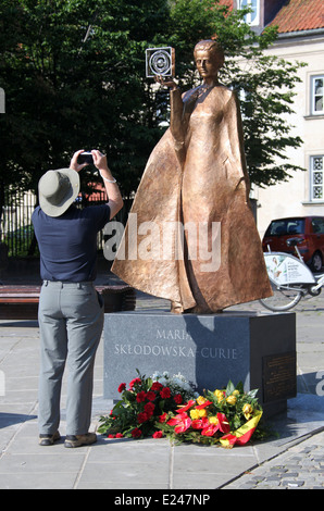 Statua di Maria Sklodowska Curie a Varsavia Foto Stock